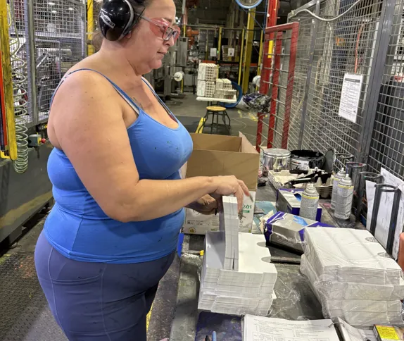 Amanda Slack, Labeller, Canada